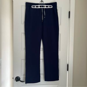 NWOT Figs Axim slim cargo pants